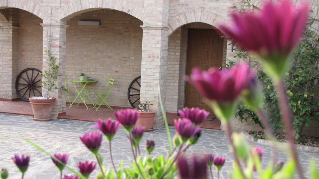 Bed And Breakfast Aratro & Rosmarino Civitanova Marche Kültér fotó
