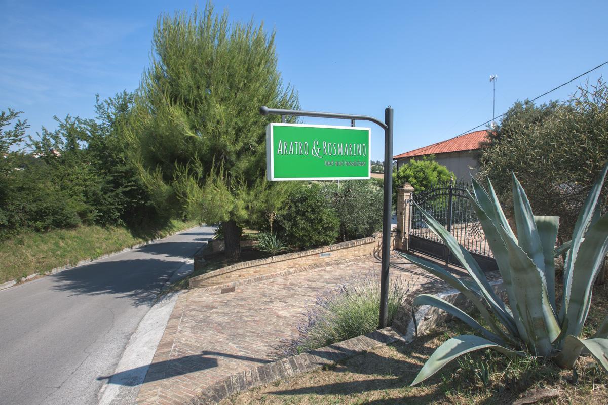 Bed And Breakfast Aratro & Rosmarino Civitanova Marche Kültér fotó